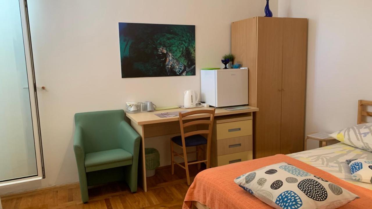 Studio apartment&rooms ADRIA Vodice Esterno foto